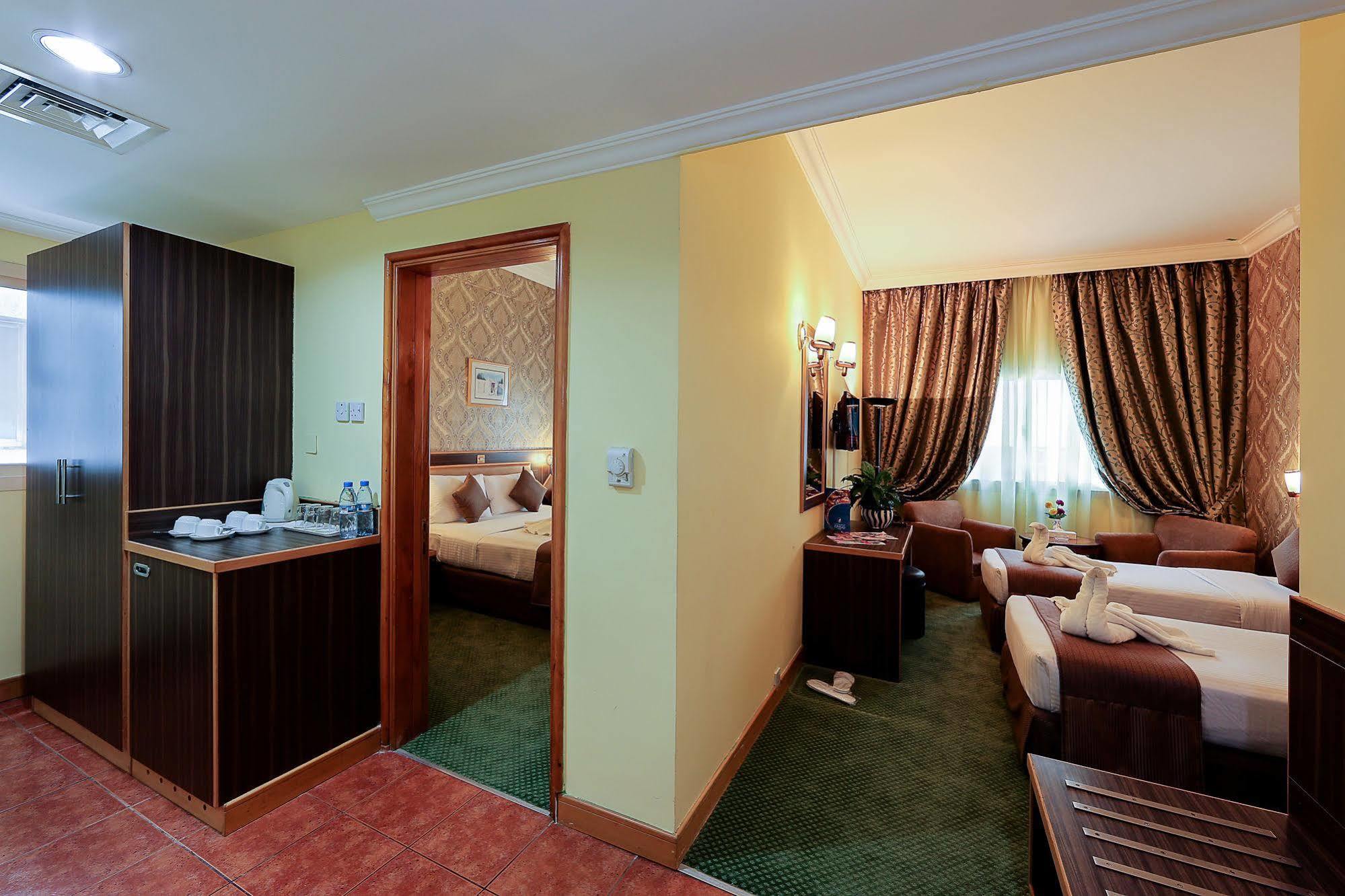 Jonrad Hotel Dubái Exterior foto